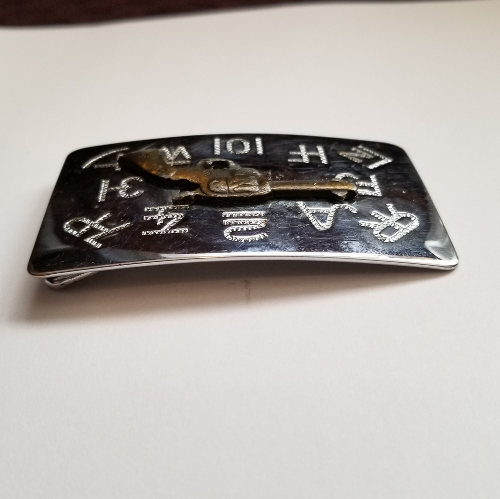 Relisted -Vintage belt buckle with revolver and ranch brand symbols Chambers - Picture 14 of 15